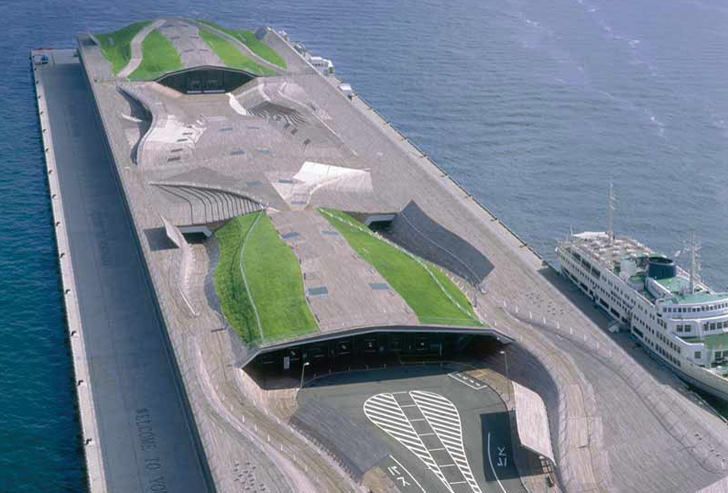 The Yokohama Cruise Terminal and the Hokusai Wave: