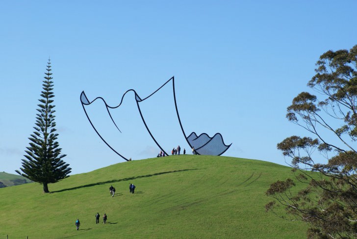 sculpture-new-zealand-cartoon-field-drawing-line-nature